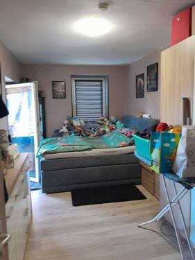 Schlafzimmer - 1 Zimmer Mehrfamilienhaus, Wohnhaus in Selb