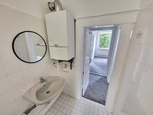 Vollbad/WC mit Fenster - 