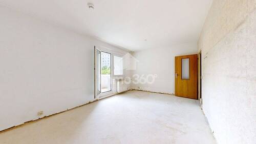 Zimmer 1 + große Loggia - 3 Zimmer Etagenwohnung in Berlin