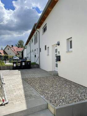 Eingangsbereich - Attraktives und neuwertiges 4,5-Zimmer-Reiheneckhaus mit gehobener Innenausstattung in Scheuring