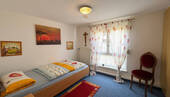 Zimmer 2 Dachgeschoss - 