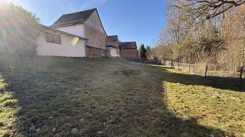 Große Wiese in Hanglage - Einfamilienhaus mit 98,00 m&sup2; in Finne zum Kaufen