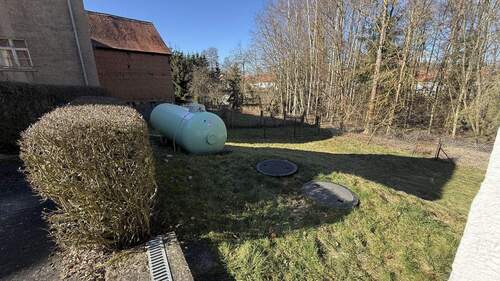 Gastank und vollb. Kleinkläranlage - 
