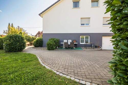 Terrasse EG - 1 Zimmer Mehrfamilienhaus, Wohnhaus in Emmingen