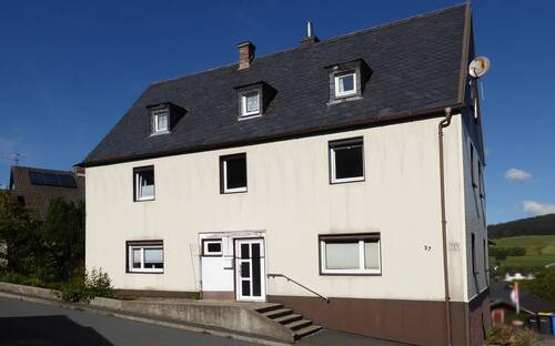 Außenansicht - Großes Haus mit viel Potential - 175.000,00&nbsp;EUR Kaufpreis, ca.&nbsp; 185,00&nbsp;m&sup2;&nbsp;Wohnfl&auml;che