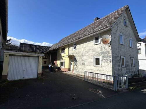 Bild 1 - Steinperf: Historisches Haus mit Scheune und Garten