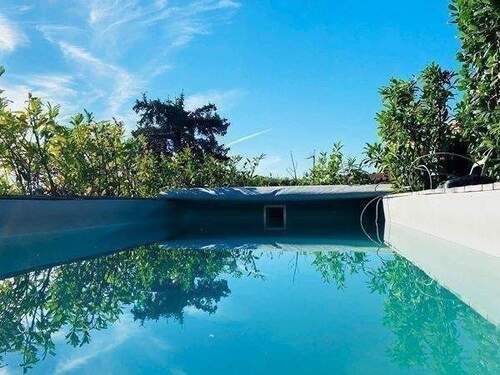.. im Pool sich spiegelt ! - 