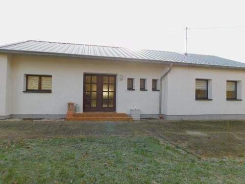 SB1 FRontansicht - Piesport Schäferhof - wo Fuchs und Hase Ihnen gute Nacht sagen - EFHs. zur Miete