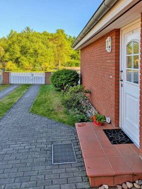 Hauseingang und Zufahrt - Einfamilienhaus mit 112,00 m&sup2; in Eberswalde zum Kaufen