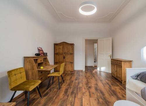 Blick in den Wohnbereich - 1 Zimmer Etagenwohnung zum Kaufen in Berlin