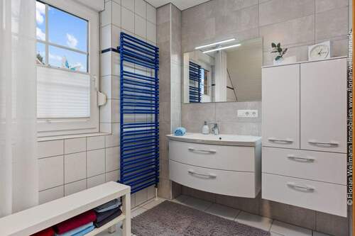 Badezimmer mit Dusche und Wanne 7,50 m² - 