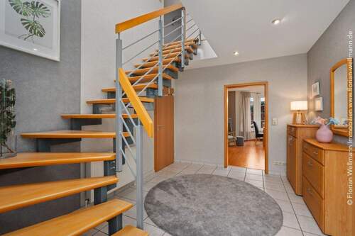 Eingangsbereich Flur 12,27 m² - 5 Zimmer Einfamilienhaus in Haßbergen