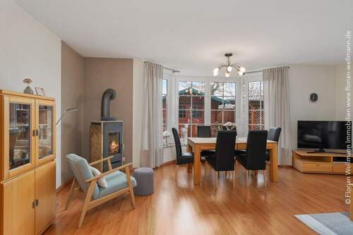 Offener Wohn-Essbereich mit Kamin 30,38 m ² - 