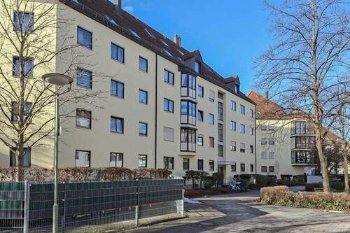 Außenansicht - Toplage im Univiertel! Leerstehende 3-Zimmer-Wohnung mit Loggia, TG-Stellplatz und Aufzug