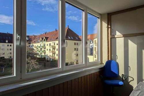 Loggia mit Einbauschränken - 