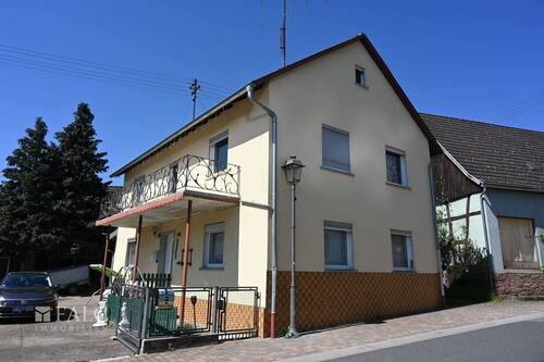 Haus - Frontansicht - 5 Zimmer Einfamilienhaus zum Kaufen in Faulbach