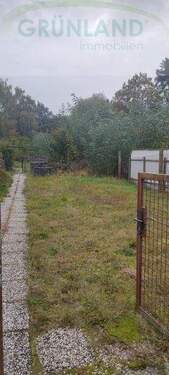 Bild 1 - *Großzügiges Baugrundstück am Waldrand zu verkaufen*!