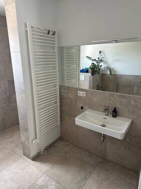Modernes Badezimmer - 
