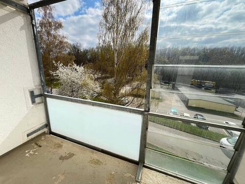 Balkon mit Glaselementen - 