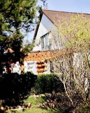 Terrasse mit Blick aus dem Garten - 