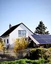 Seitenansicht mit Solaranlage - 