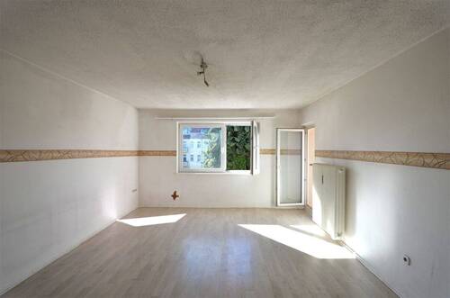 Wohnzimmer - 2 Zimmer Etagenwohnung zum Kaufen in Berlin