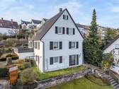 Freistehend in Hanglage - 7 Zimmer Einfamilienhaus in Stuttgart