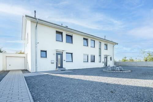 WWW.BOUWENS.DE - Großzügiges Anwesen mit Einliegerwohnung, Traumgarten und Pool in Gangelt - Breberen!