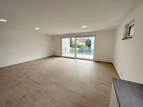 Wohn-/Essbereich - 2 Zimmer Etagenwohnung zur Miete in Dreieich