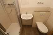 Beispiel Bad mit Dusche - 3 Zimmer Etagenwohnung in Freiberg