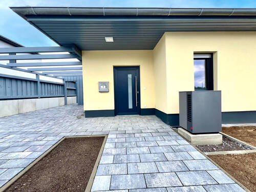 Eingangsbereich - Einfamilienhaus mit 120,00 m² in Bitterfeld-Wolfen/ Thalheim zum Kaufen