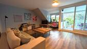 Großes Wohnzimmer - 3 Zimmer Etagenwohnung zur Miete in Bremen