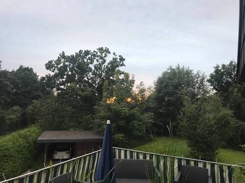 weiter Blick vom Balkon - 