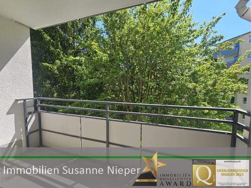 Balkon - Lichthelle Wohnung mit optimaler Aufteilung, Loggia und Aufzug – Erstbezug nach Sanierung – Wuppertal Langerfeld