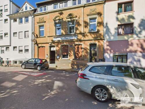 Frontanschicht - 9 Zimmer Mehrfamilienhaus, Wohnhaus zum Kaufen in Saarbrücken