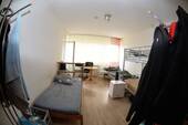 Wohnzimmer: - 2 Zimmer Etagenwohnung zum Kaufen in Köln