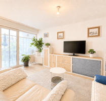 Erste Wohnung oder Investment? 2-Zimmer mit Balkon, Einbauküche & TG-Stellplatz in Darmsheim - Sindelfingen West