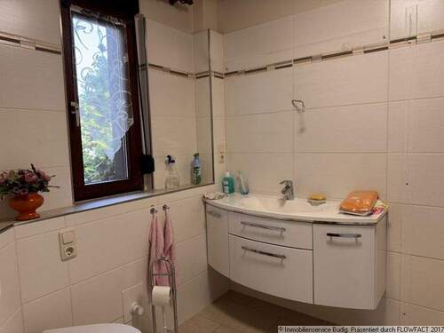 modernes Duschbad - 