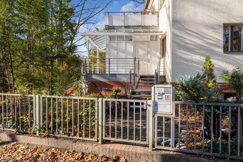 Hauseingang - Etagenwohnung mit 104,30 m² in Berlin zum Kaufen