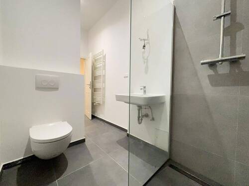 Badezimmer - 4-Zimmer Wohnung mit in zentraler Lage