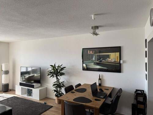 Wohnzimmer - 3 Zimmer Etagenwohnung zum Kaufen in Saarbrücken