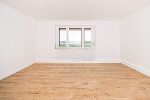 Wohnzimmer - 3 Zimmer Etagenwohnung zur Miete in Borna