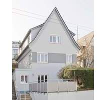 Charmantes Einfamilienhaus mit schönem Garten, 2 Terrassen und Balkon in exklusiver Halbhöhenlage - Stuttgart West
