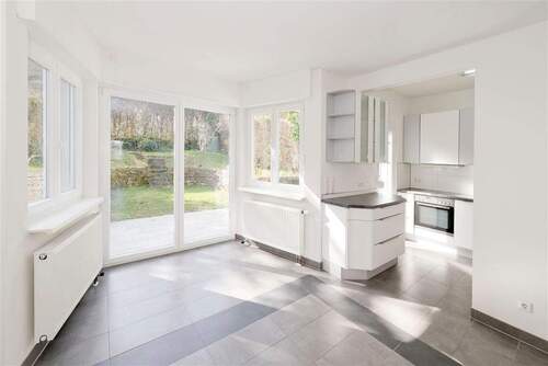 02 - 6 Zimmer Einfamilienhaus zur Miete in Stuttgart