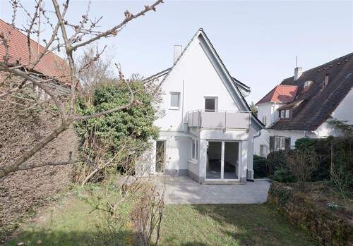 03 - 6 Zimmer Einfamilienhaus in Stuttgart