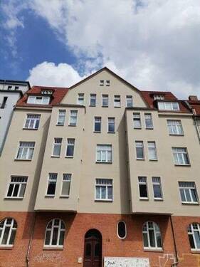 Objektansicht - Große Dachgeschosswohnung mit schöner Dachterrasse in Top-Lage!