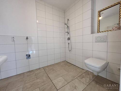 Badezimmer - Etagenwohnung mit 61,00 m² in Mönsheim zur Miete