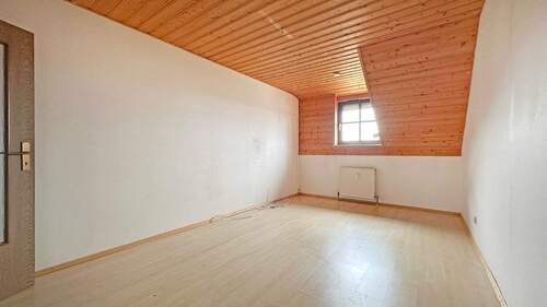 Schlafzimmer - Etagenwohnung mit 78,00 m² in Neumarkt zum Kaufen
