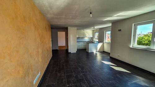 Wohn- und Esszimmer - 4 Zimmer Etagenwohnung zum Kaufen in Magstadt