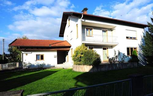 Ansicht West - 1 Zimmer Einfamilienhaus zum Kaufen in Raubling